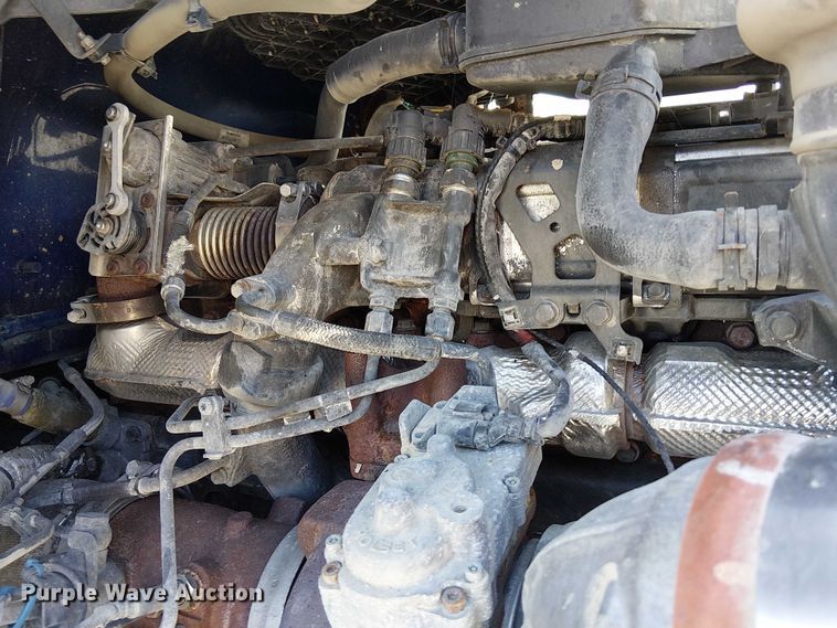 image for item YA1162 2019 Peterbilt 579 semi truck