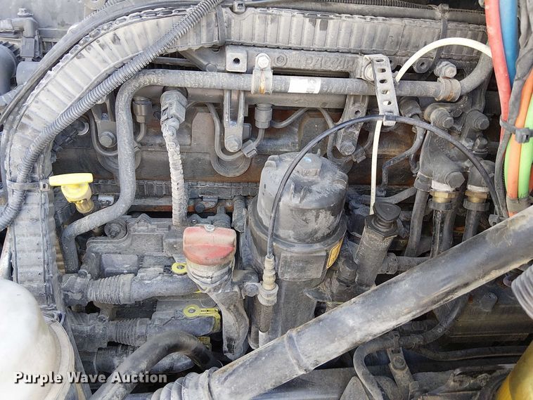 image for item YA1162 2019 Peterbilt 579 semi truck