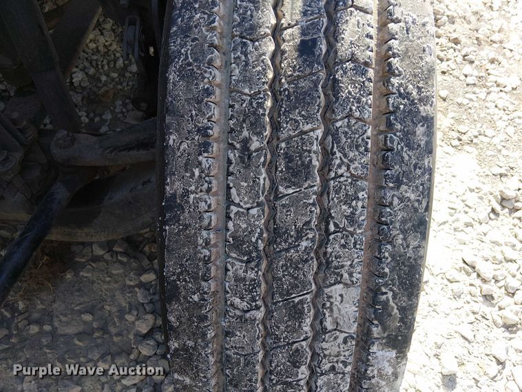 image for item YA1162 2019 Peterbilt 579 semi truck