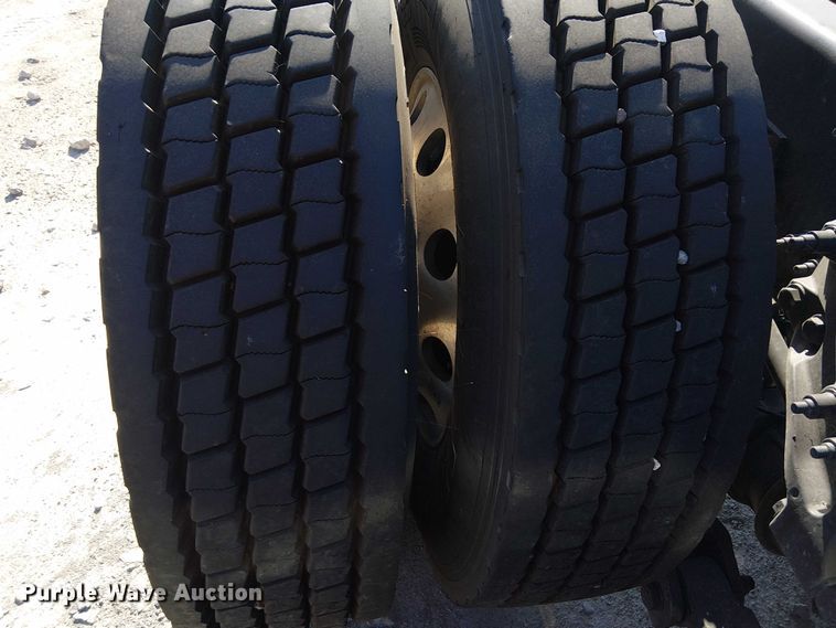 image for item YA1162 2019 Peterbilt 579 semi truck