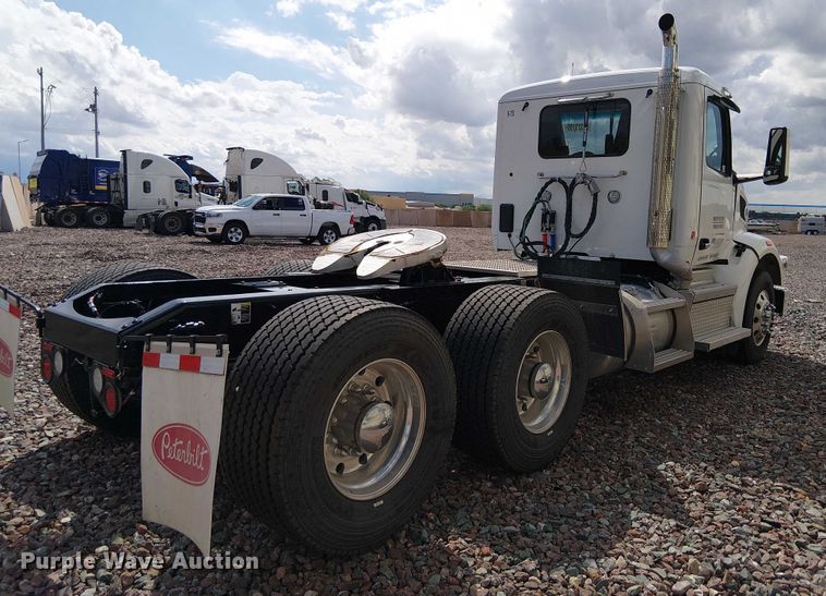 CAMIóN 2024 PETERBILT