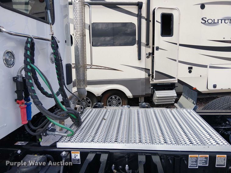 image for item YA1228 2024 Peterbilt 567 semi truck