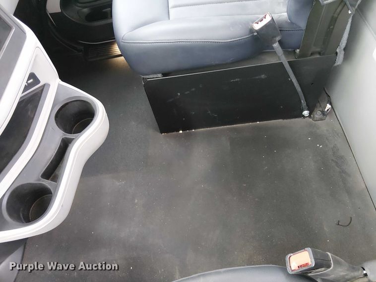 image for item YA1228 2024 Peterbilt 567 semi truck