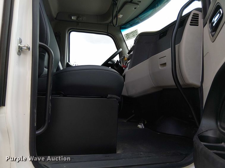 image for item YA1228 2024 Peterbilt 567 semi truck