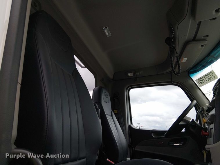 image for item YA1228 2024 Peterbilt 567 semi truck