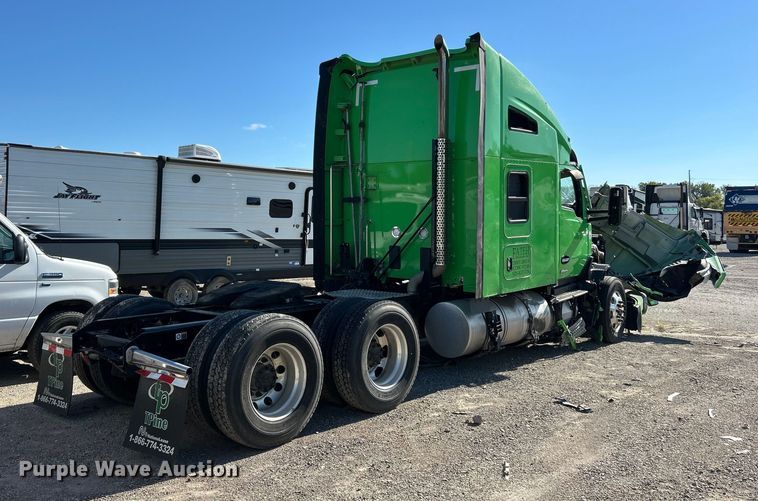 image for item YA1232 2024 Kenworth T680 semi truck