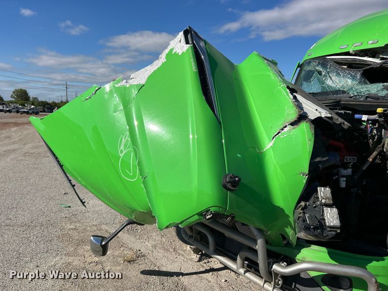 image for item YA1232 2024 Kenworth T680 semi truck