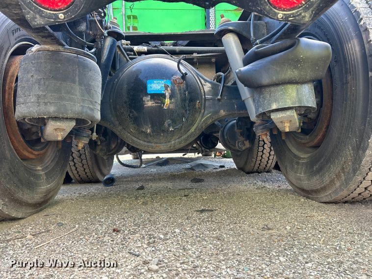 image for item YA1232 2024 Kenworth T680 semi truck