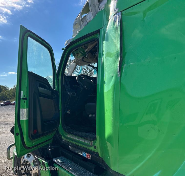 image for item YA1232 2024 Kenworth T680 semi truck