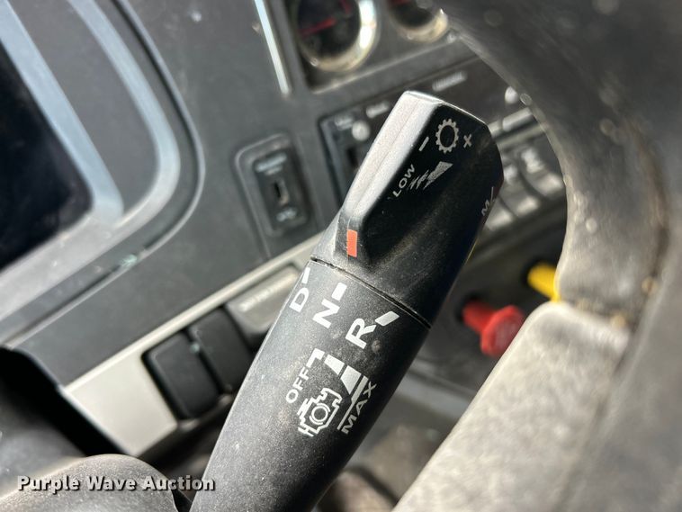 image for item YA1232 2024 Kenworth T680 semi truck