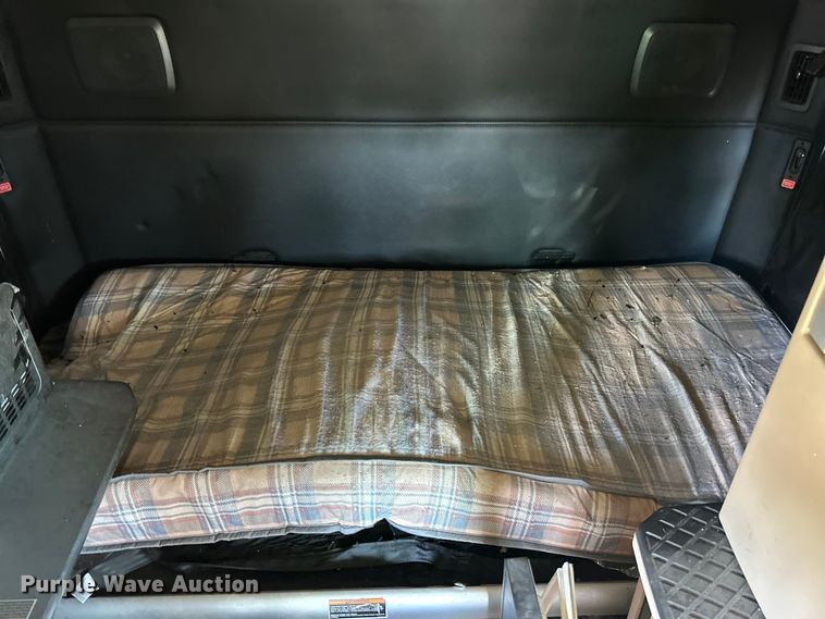 image for item YA1232 2024 Kenworth T680 semi truck