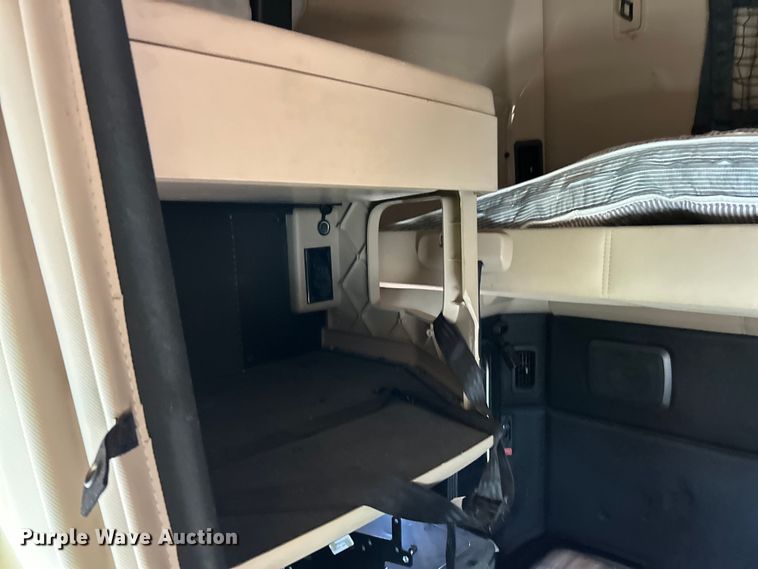 image for item YA1232 2024 Kenworth T680 semi truck