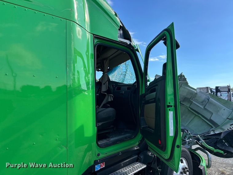 image for item YA1232 2024 Kenworth T680 semi truck