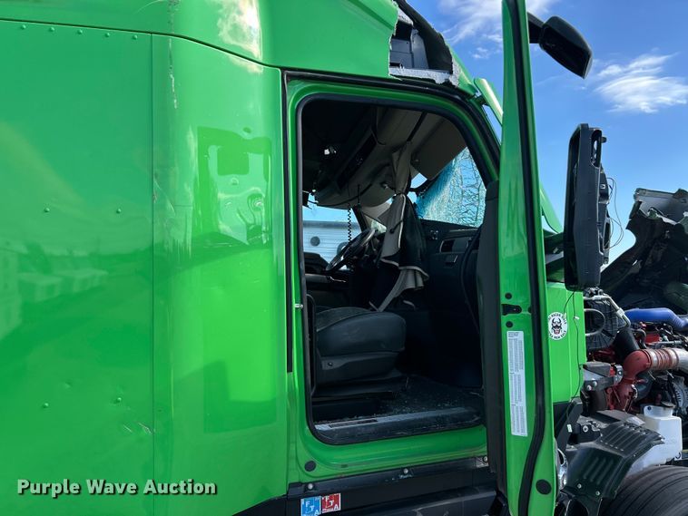 image for item YA1232 2024 Kenworth T680 semi truck