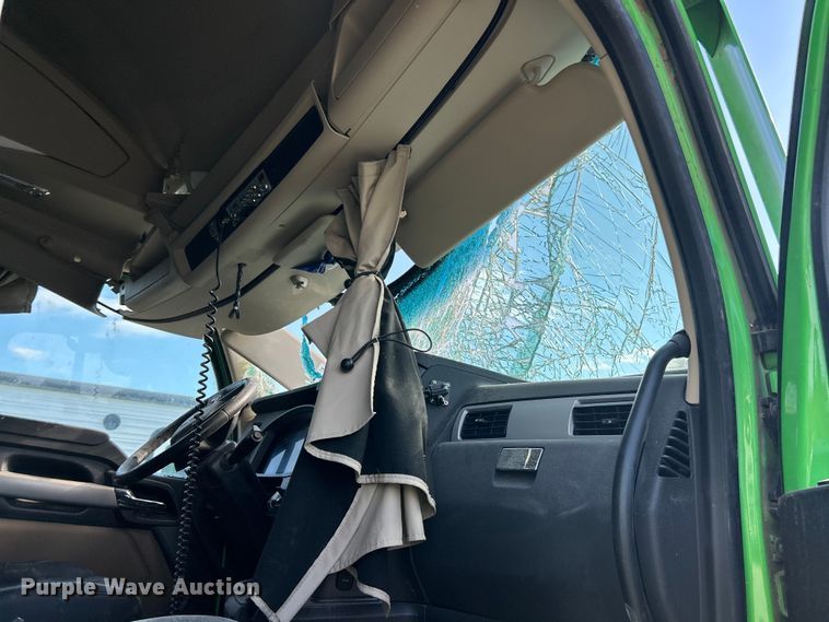 image for item YA1232 2024 Kenworth T680 semi truck