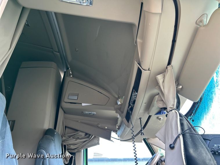 image for item YA1232 2024 Kenworth T680 semi truck