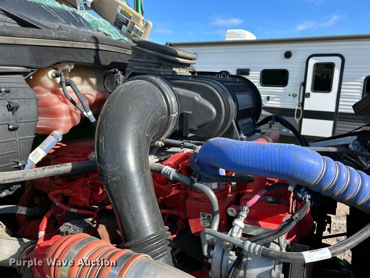 image for item YA1232 2024 Kenworth T680 semi truck