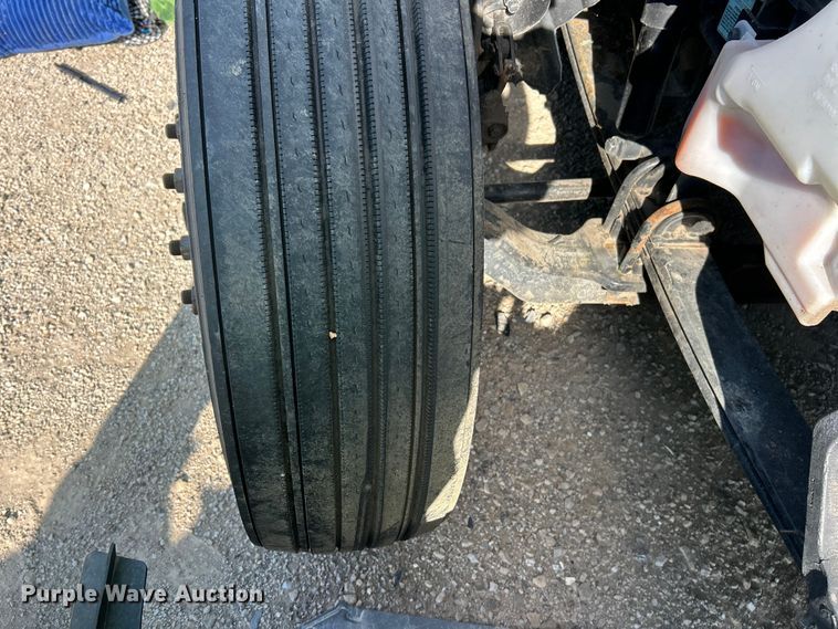 image for item YA1232 2024 Kenworth T680 semi truck