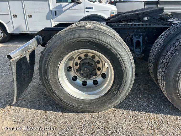 image for item YA1232 2024 Kenworth T680 semi truck