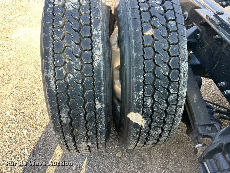 image for item YA1232 2024 Kenworth T680 semi truck