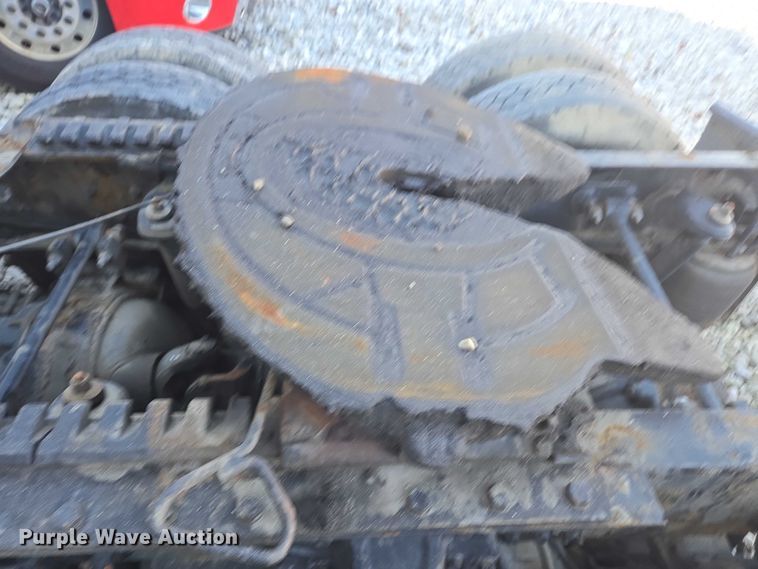 image for item YA1250 2015 Kenworth T680 semi truck