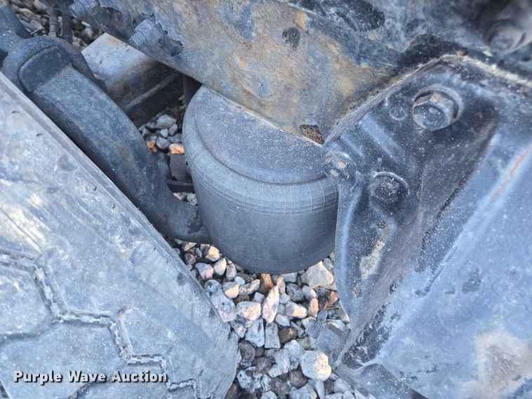 image for item YA1250 2015 Kenworth T680 semi truck