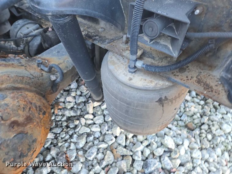 image for item YA1250 2015 Kenworth T680 semi truck