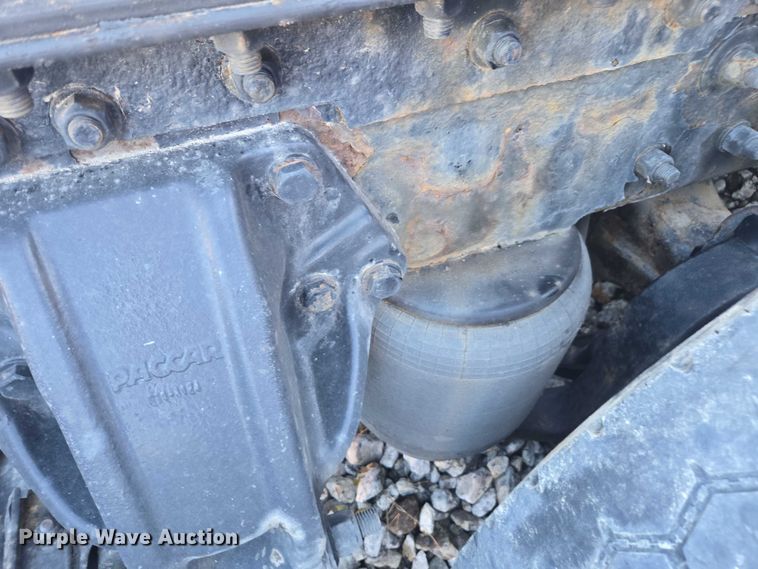 image for item YA1250 2015 Kenworth T680 semi truck