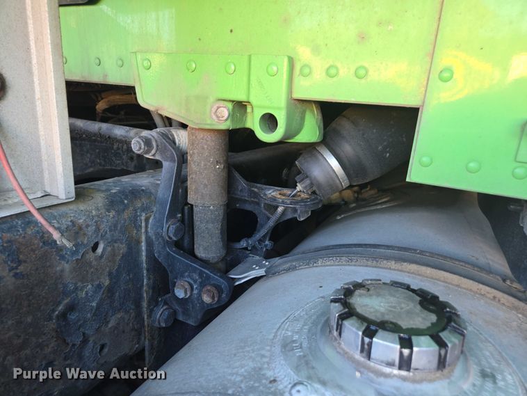 image for item YA1250 2015 Kenworth T680 semi truck