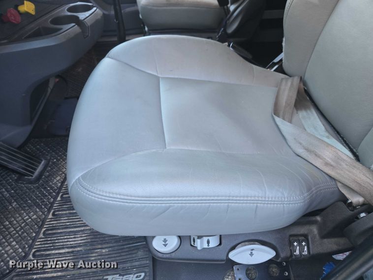 image for item YA1250 2015 Kenworth T680 semi truck