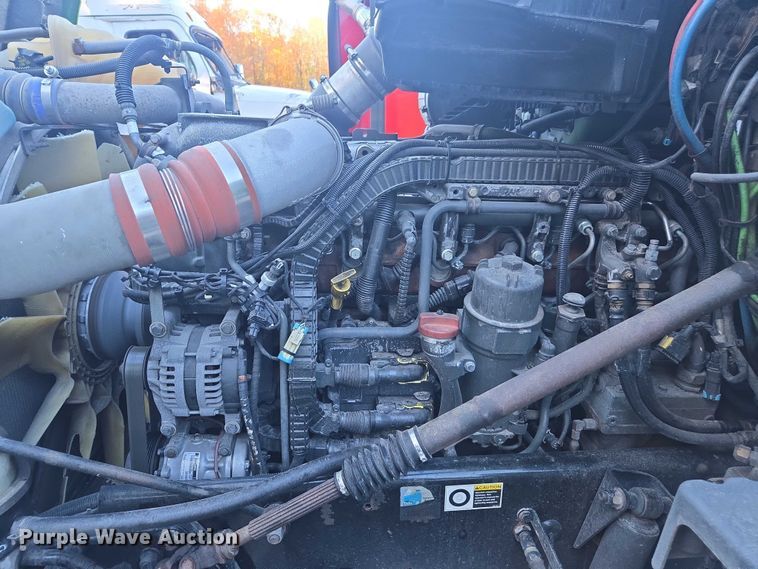 image for item YA1250 2015 Kenworth T680 semi truck