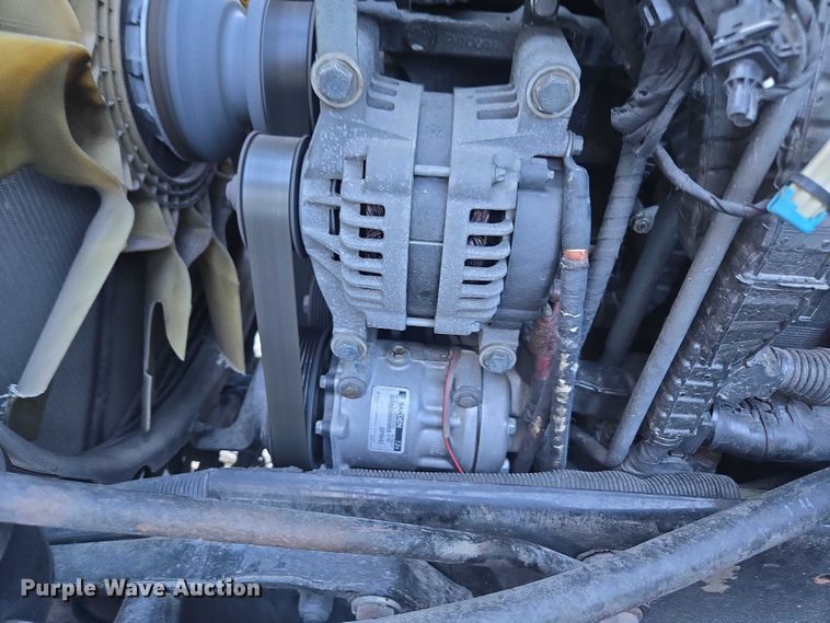 image for item YA1250 2015 Kenworth T680 semi truck