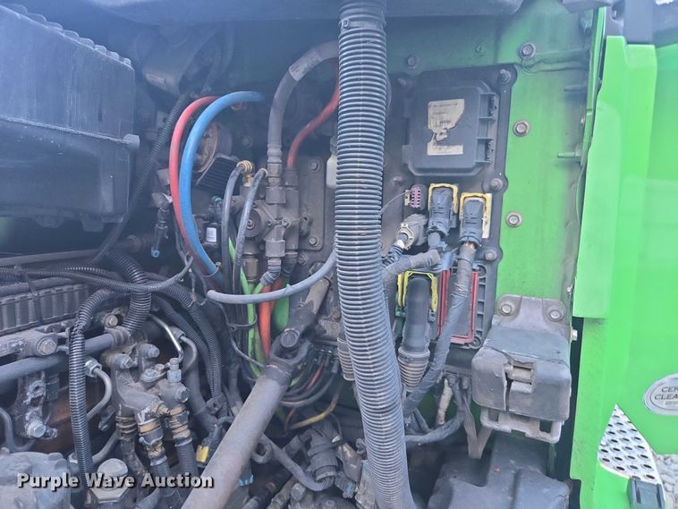 image for item YA1250 2015 Kenworth T680 semi truck