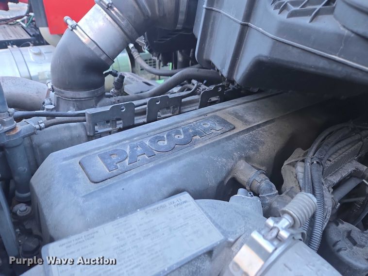 image for item YA1250 2015 Kenworth T680 semi truck