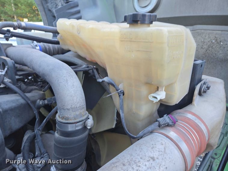 image for item YA1250 2015 Kenworth T680 semi truck