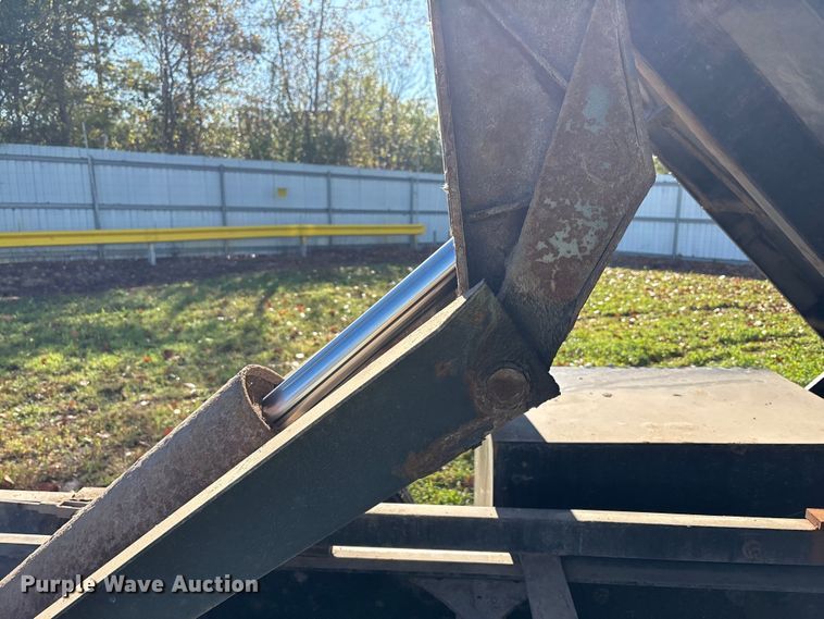 image for item YA1257 2016 Freightliner Business Class M2 forestry bucket truck