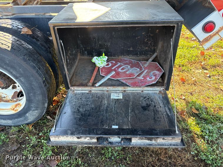 image for item YA1257 2016 Freightliner Business Class M2 forestry bucket truck