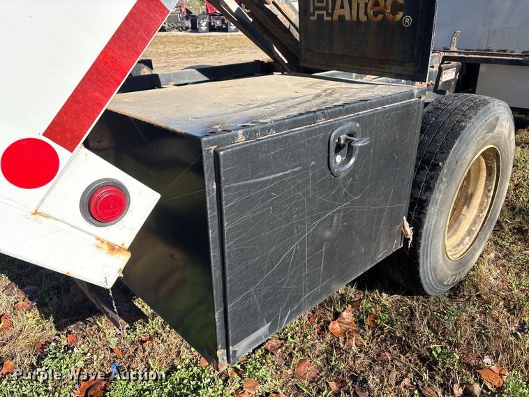 image for item YA1257 2016 Freightliner Business Class M2 forestry bucket truck