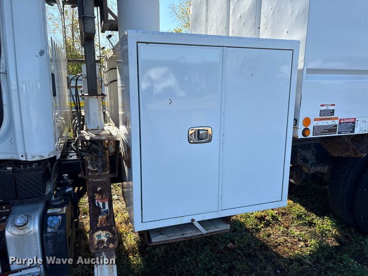 image for item YA1257 2016 Freightliner Business Class M2 forestry bucket truck