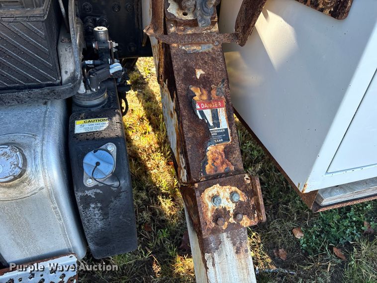 image for item YA1257 2016 Freightliner Business Class M2 forestry bucket truck