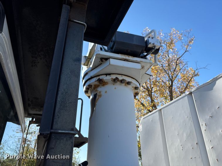 image for item YA1257 2016 Freightliner Business Class M2 forestry bucket truck