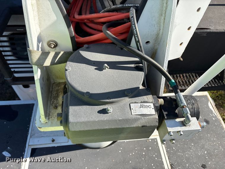 image for item YA1257 2016 Freightliner Business Class M2 forestry bucket truck