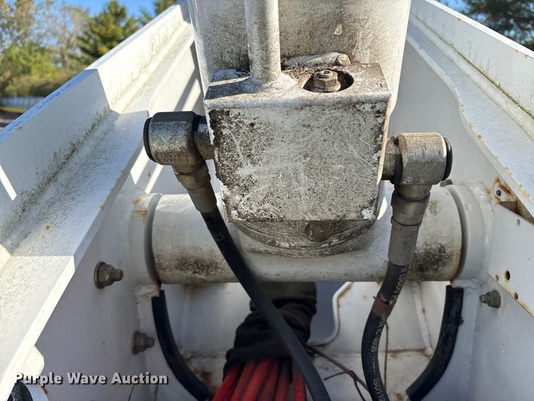 image for item YA1257 2016 Freightliner Business Class M2 forestry bucket truck