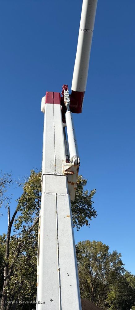 image for item YA1257 2016 Freightliner Business Class M2 forestry bucket truck