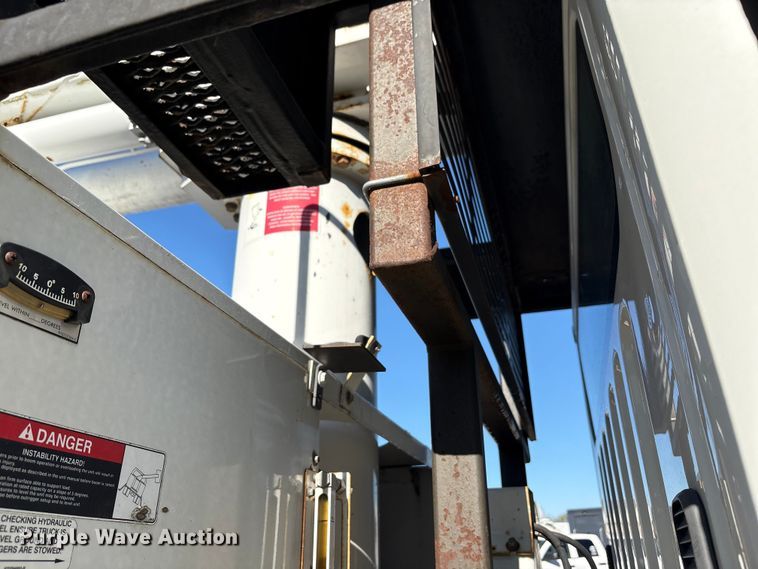 image for item YA1257 2016 Freightliner Business Class M2 forestry bucket truck