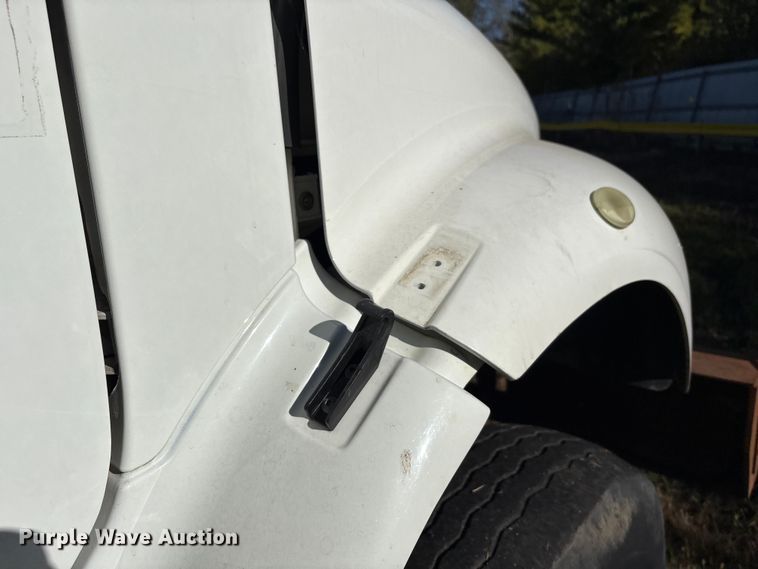 image for item YA1257 2016 Freightliner Business Class M2 forestry bucket truck