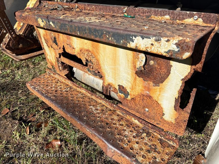 image for item YA1257 2016 Freightliner Business Class M2 forestry bucket truck