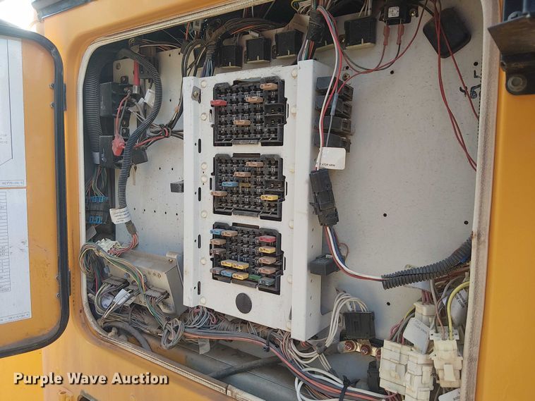 image for item DJ7851 2016 BlueBird Vison school bus