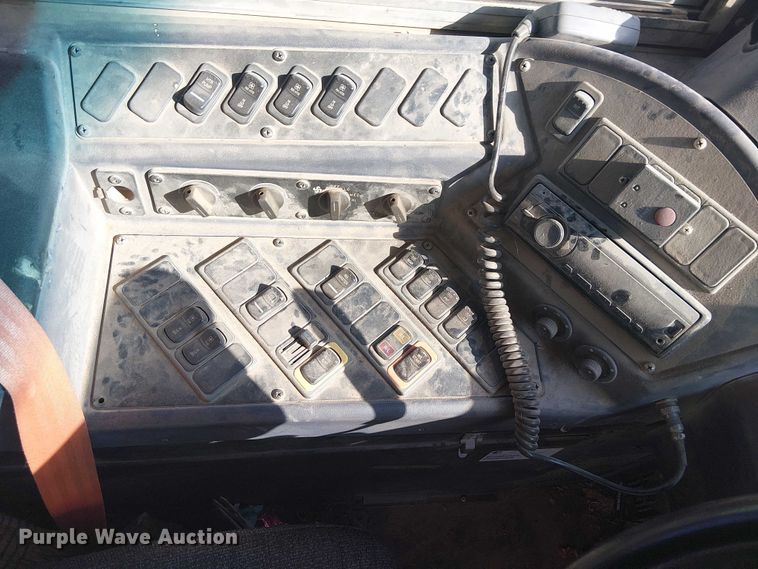 image for item DJ7852 2016 BlueBird Vison school bus