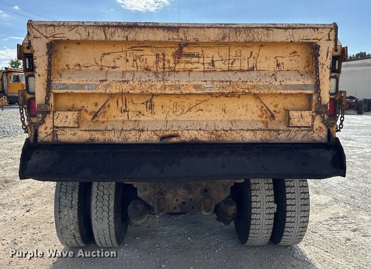 image for item DO2399 2011 International WorkStar 7500 dump truck